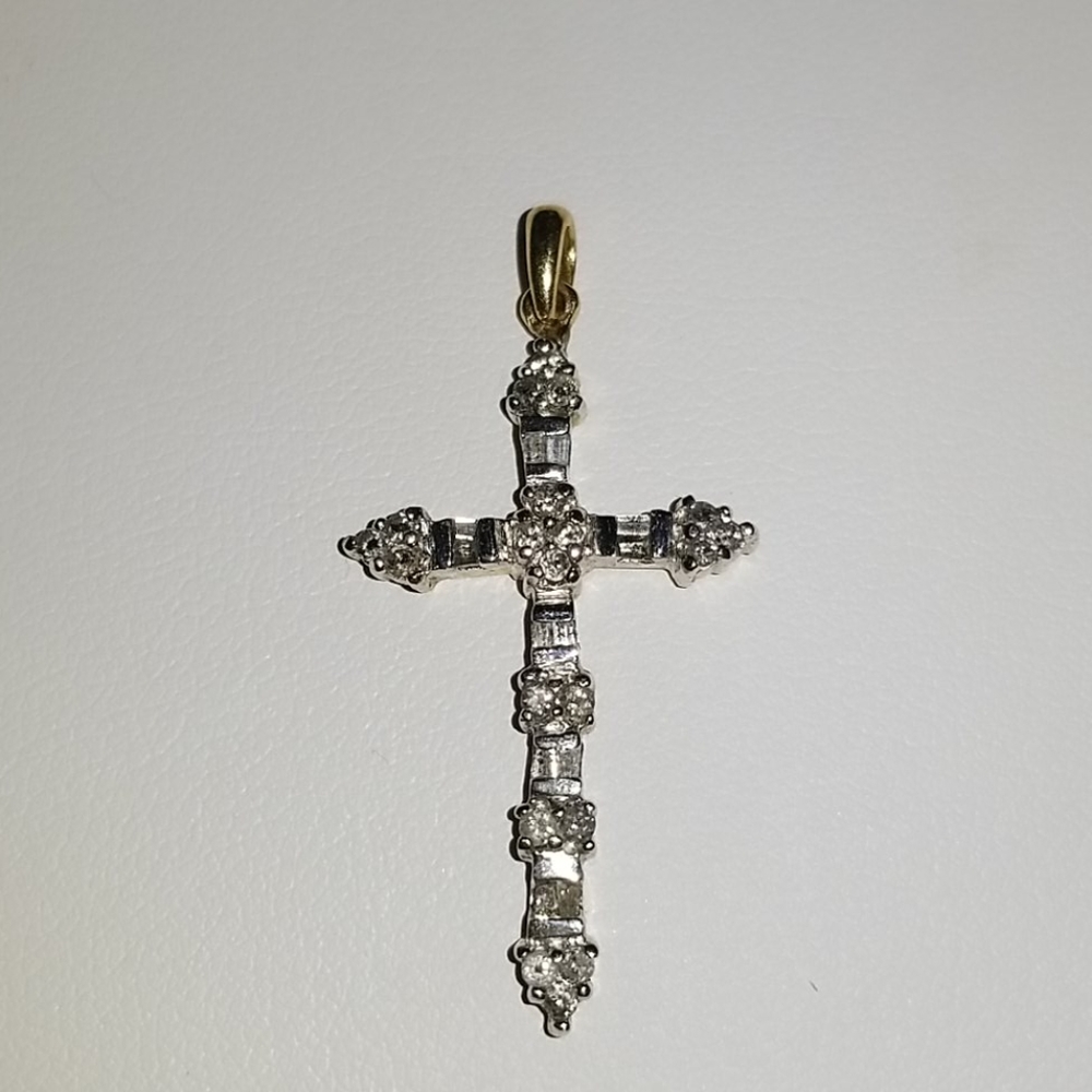 10k Gold Diamond Cross Pendant - Picture 3 of 9